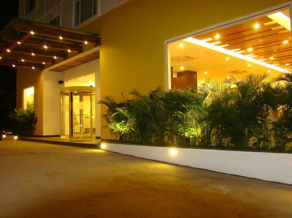Lemon Tree Hotel Ченай Екстериор снимка