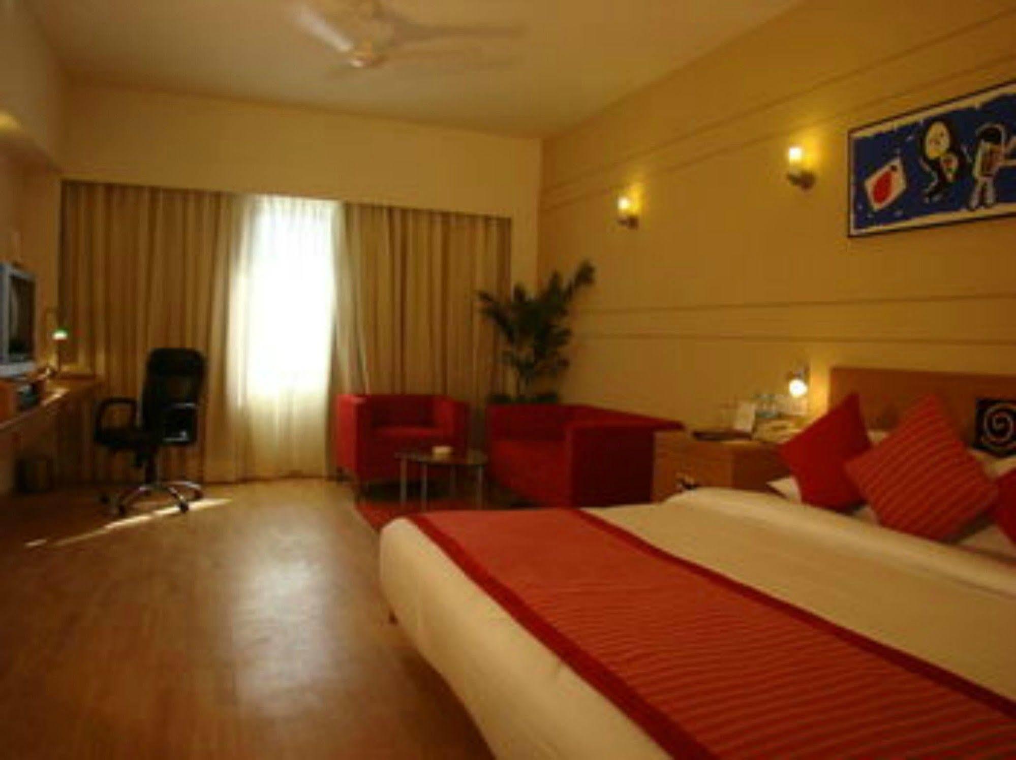 Lemon Tree Hotel Ченай Стая снимка