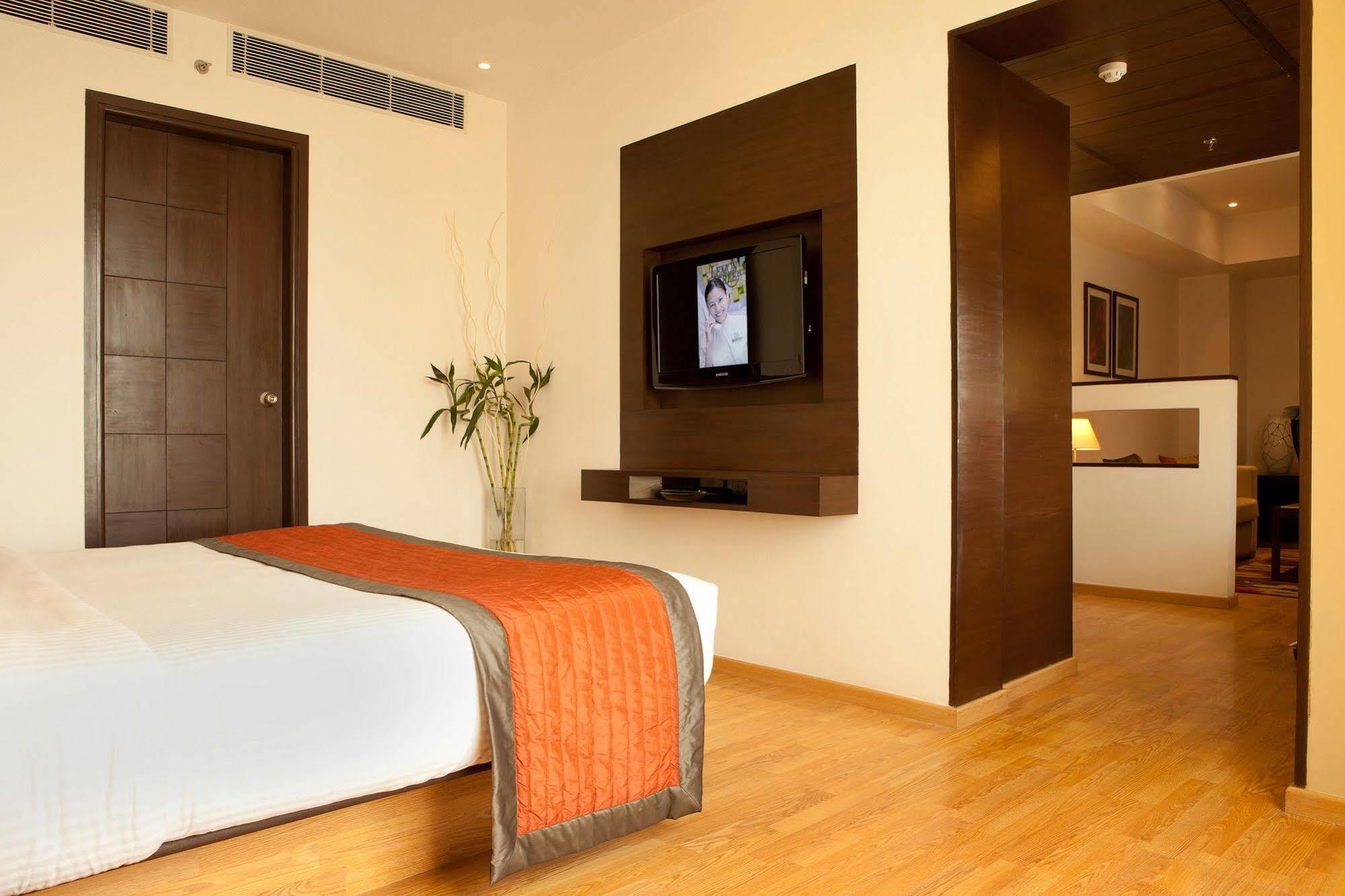 Lemon Tree Hotel Ченай Екстериор снимка