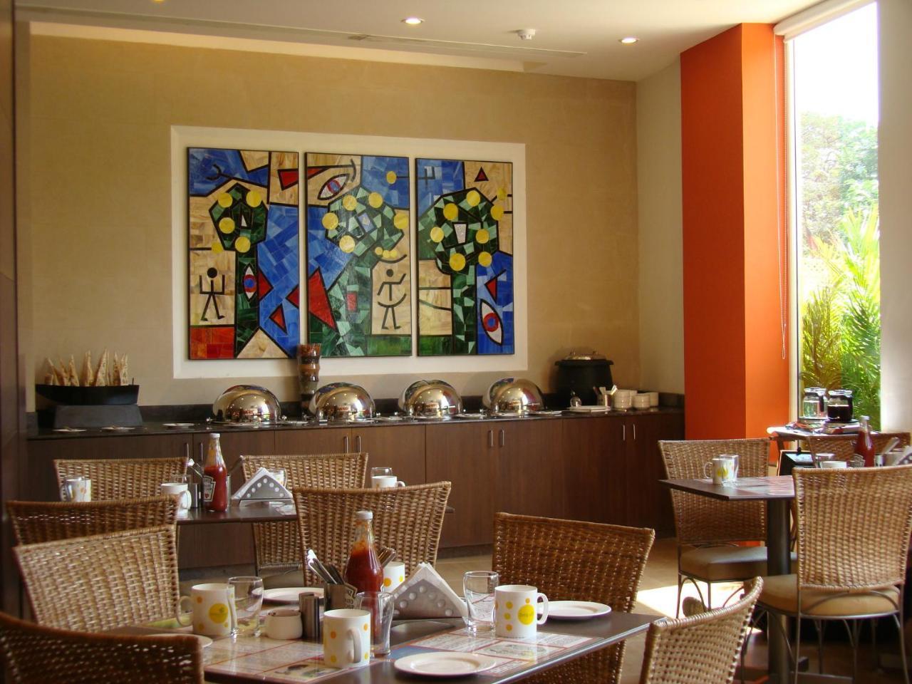Lemon Tree Hotel Ченай Екстериор снимка